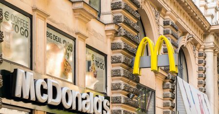 McDonald's jak ambasada. Amerykanie mogą tam szukać pomocy