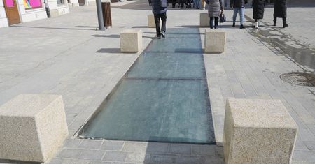 „Okno czasu” na deptaku do gruntownych poprawek. Przez obecne nic nie widać