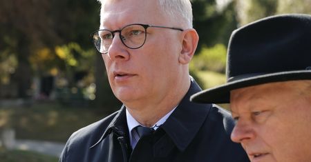 Sławomir Cenckiewicz odszedł z BBN. Tyle zarabiał