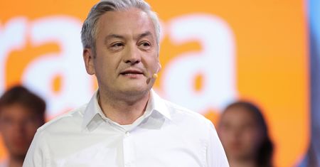 Biedroń o kandydacie Lewicy. "To może być czarny koń tych wyborów"