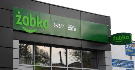 W Żabce dostaniesz to prawie za darmo! Weź tylko butelkę