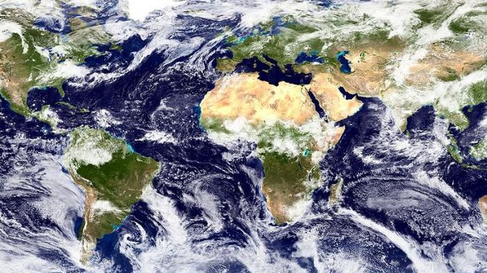 Zmiany wzorców chmur w ciągu ostatnich trzech dekad, które prawdopodobnie miały wpływ na ocieplenie planety, są zsynchronizowane z symulacjami modeli klimatycznych. Zdjęcie dzięki uprzejmości NASA Goddard Space Flight Center.