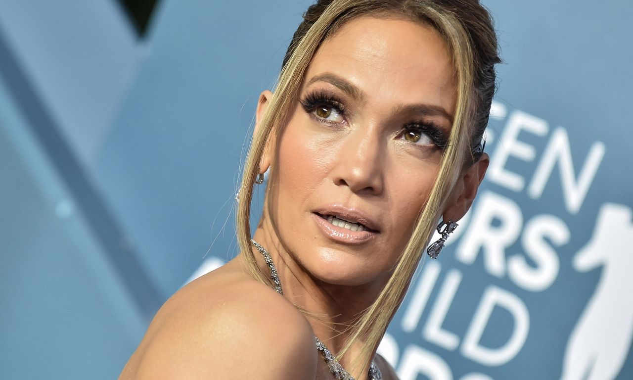 Jennifer Lopez postawiła na nietypowy strój.