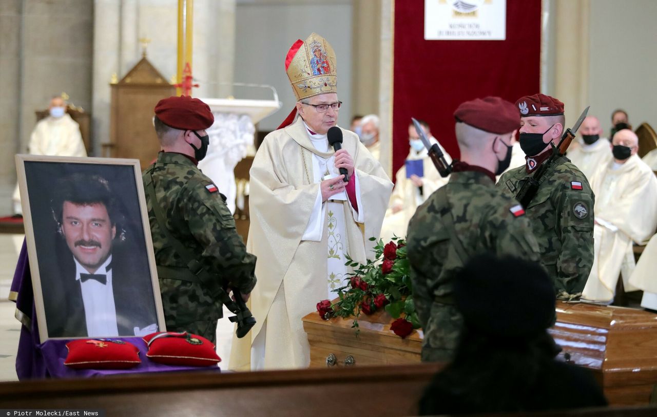 Pogrzeb Krzysztofa Krawczyka. Poruszające słowa biskupa Antoniego Długosza