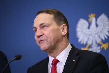 Polscy żołnierze trafią na Bliski Wschód? Sikorski odpowiada