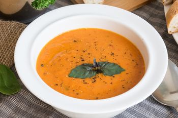 Pomidorowej nie robię na rosole. Inny sposób sprawia, że smakuje jak u włoskiej nonny