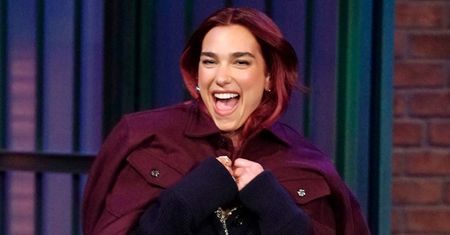 Dua Lipa JEST ZAKOCHANA! Piosenkarka spotyka się ze znanym brytyjskim aktorem. Zostali przyłapani na pocałunku