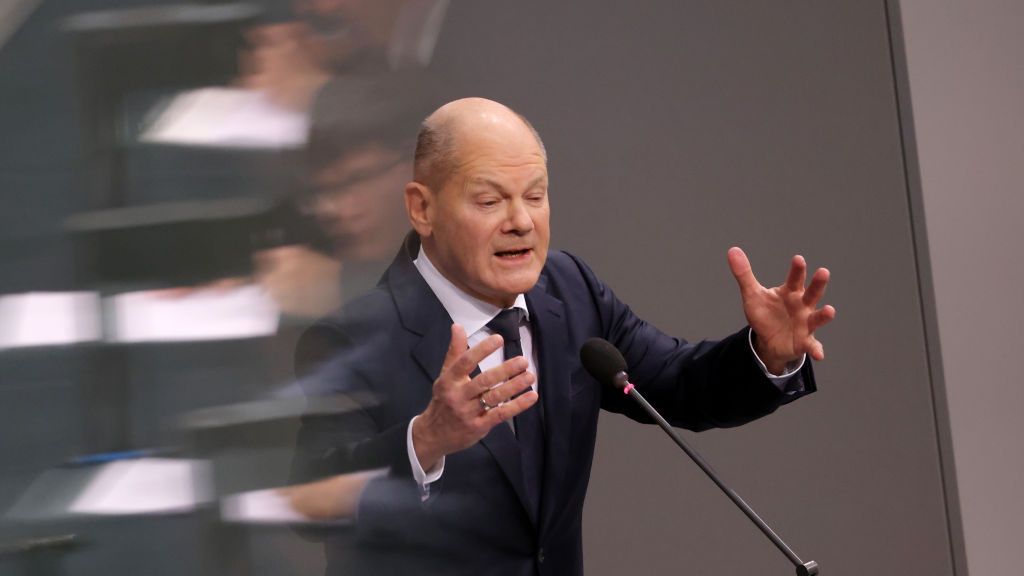 Scholz Answers Parliamentarians' Questions In The Bundestag As Snap Elections Loom In February
BERLIN, GERMANY - DECEMBER 4: German Chancellor Olaf Scholz answers questions of fellow parliamentarians in the Bundestag on December 4, 2024 in Berlin, Germany. Scholz will face a vote of confidence later this month, with snap federal elections scheduled for February 23 following the recent collapse of the three-party federal coalition government. (Photo by Michele Tantussi/Getty Images)
Michele Tantussi