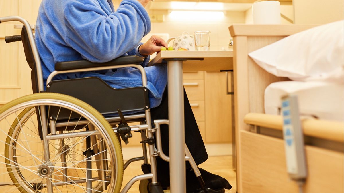 Historia pani Doroty, która musi płacić za pobyt ojca w DPS-ie