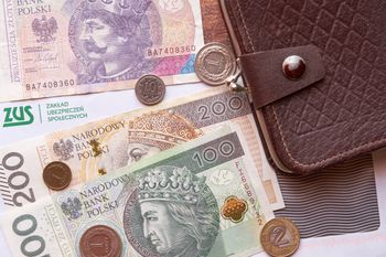 1,8 tys. zł dopłaty. Resort majstruje przy emeryturach jednej grupy