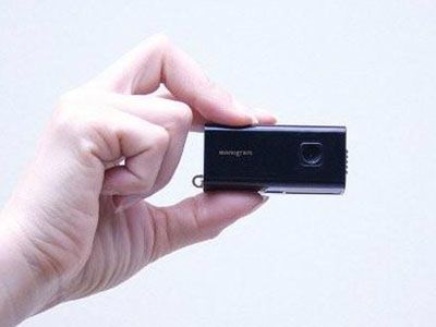 Exemode SQ30m - miniaturowy aparat cyfrowy 1