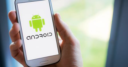 Dzięki nowej luce 99 proc. urządzeń z Androidem można namierzyć bez wiedzy użytkownika