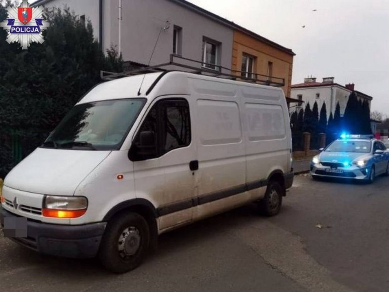 Wjechał w ogrodzenie w Zamościu. Kierowca był pijany