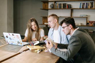 Ranking kont dla młodych. Które banki oferują najwięcej młodym klientom?