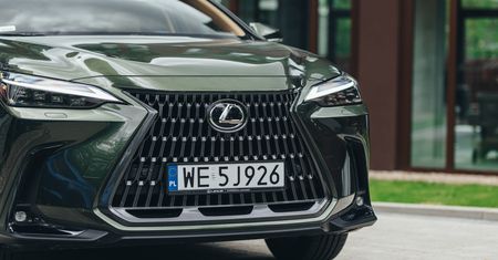 100 tys. zł rabatu. Dealerzy chcą pozbyć się aut z 2024 roku