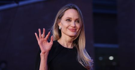 Angelina Jolie zamierza OPUŚCIĆ HOLLYWOOD. Już wystawiła na sprzedaż swoją willę. "Jedynym sposobem na odpoczynek jest wyprowadzka"