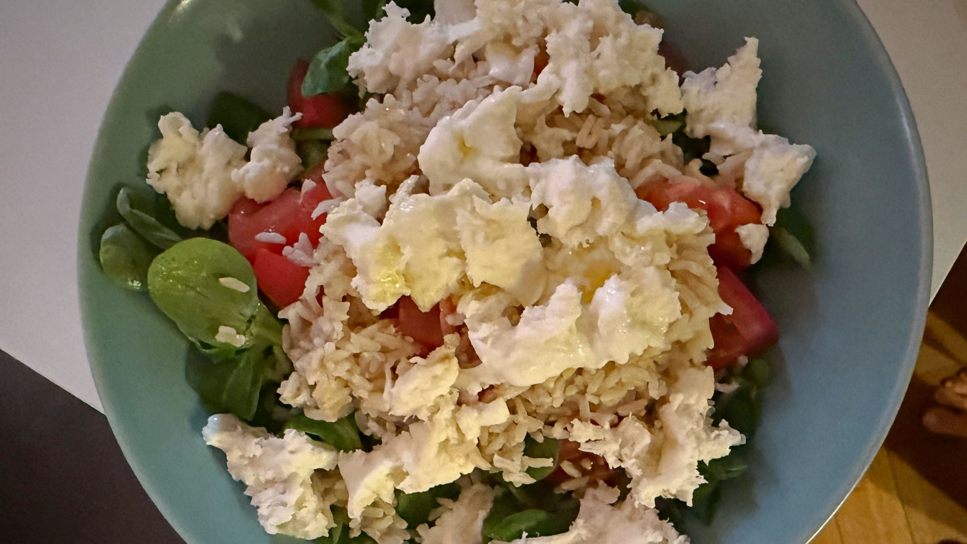 Kolacja po 18:00 nie jest błędem - wszystko zależy od tego, ile czasu zostawiamy na trawienie przed snem.