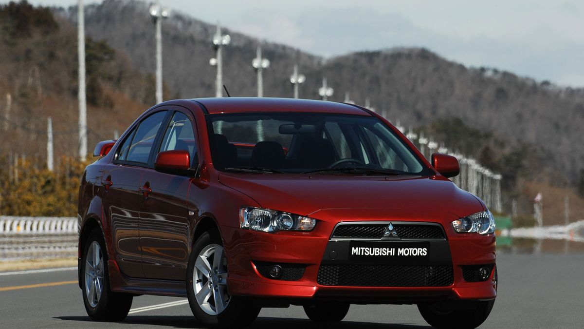 Mitsubishi Lancer VIII często jest nazywany Lancerem X ze względu na model Evolution. W praktyce to ósma generacja.