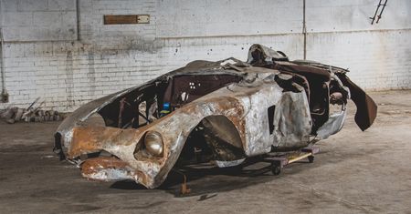 Wrak ferrari może kosztować na aukcji ponad 2 miliony dolarów
