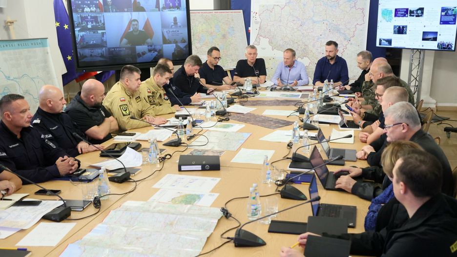 Sztab kryzysowy we Wrocławiu z udziałem Donalda Tuska