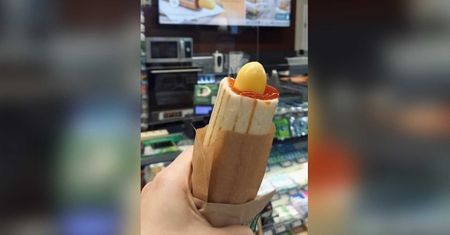 Serowe hot-dogi. Żabka wprowadza edycję limitowaną bezmięsnych "ser-dogów"