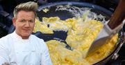 Dodaj łyżkę do jajecznicy jak Gordon Ramsay. Robi ją tylko tak