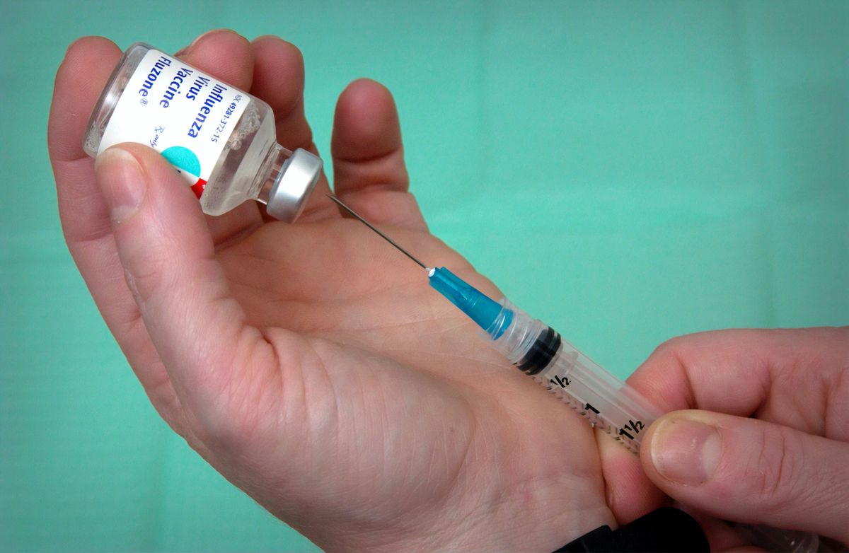 Szczepionka na COVID-19. O liczbie zmarnowanych dawek szczepionki poinformował rząd.