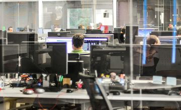 Takiego badania jeszcze nie było. Ujawniono, ile zarabiają dziennikarze lokalni