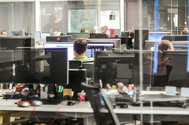 Ile zarabiają dziennikarze lokalni? Badanie Fundacji Media Forum