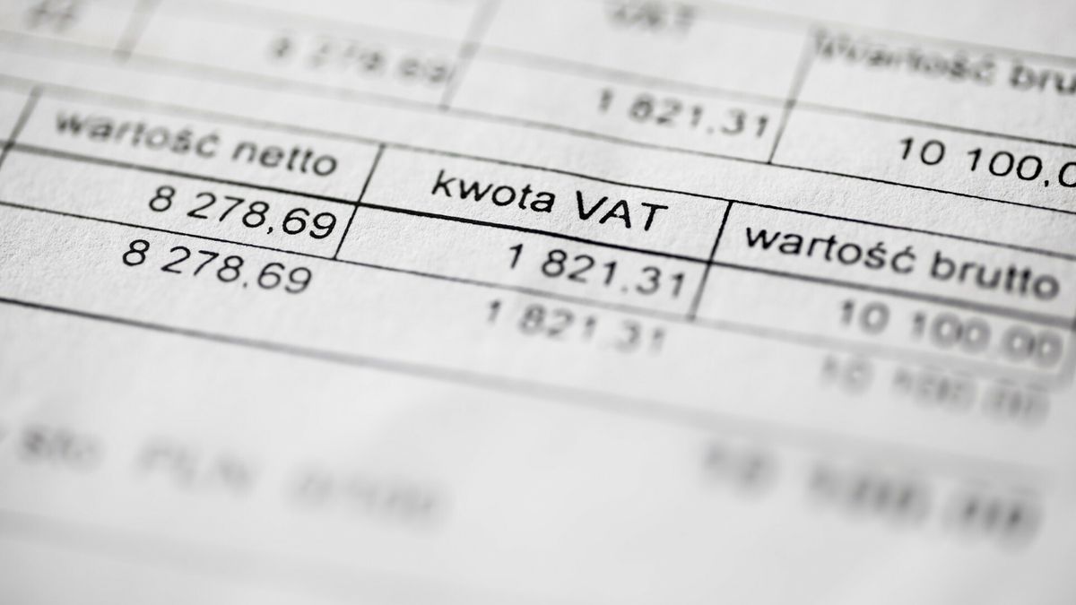 Stock Arkadiusz Zi�?ekfot: Arkadiusz Ziolek/ East News. 17.04.2020.  n/z Faktura VAT.ARKADIUSZ ZIOLEK