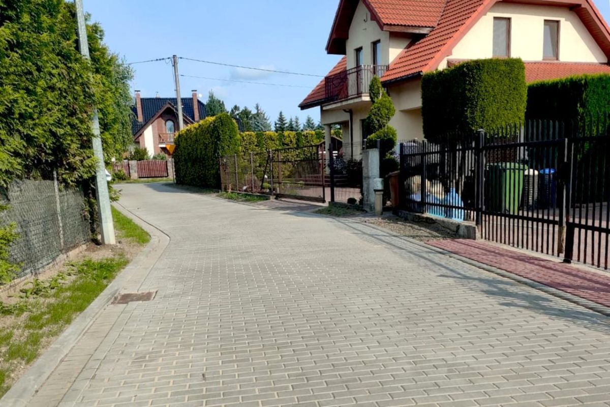 Kilometry nowych dróg w gminie Obrowo.