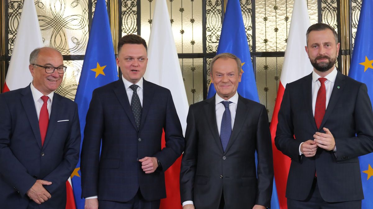 Liderzy ugrupowań, które chcą stworzyć nowy rząd. Od lewej: Włodzimierz Czarzasty, Szymon Hołownia, Donald Tusk i Władysław Kosiniak-Kamysz