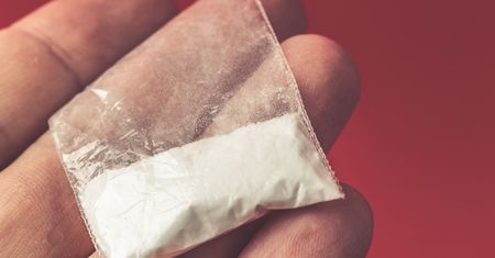 Kokaina - działanie, droga podania a szybkość działania, skutki zażywania, objawy uzależnienia