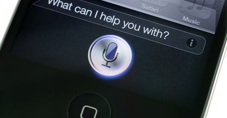 Wpadka Siri: nietypowa definicja wyrazu „mother” według asystentki Apple
