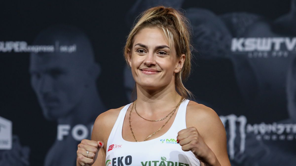 KSW 73 - Official Weigh-In
Karolina Owczarz (POL) during the KSW 73 Official Weigh-In in Warsaw, poland, on August19, 2022. (Photo by Foto Olimpik/NurPhoto via Getty Images)
NurPhoto
nurphoto, general news, august 19, 19th august 2022, contact sport