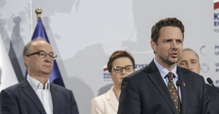 Wybory 2020. Rafał Trzaskowski przegrał. SLD rozzłoszczone atakami PO