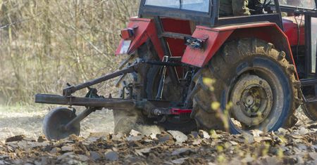 "Grozi za to grzywna 1500 zł". Burmistrz apeluje do rolników