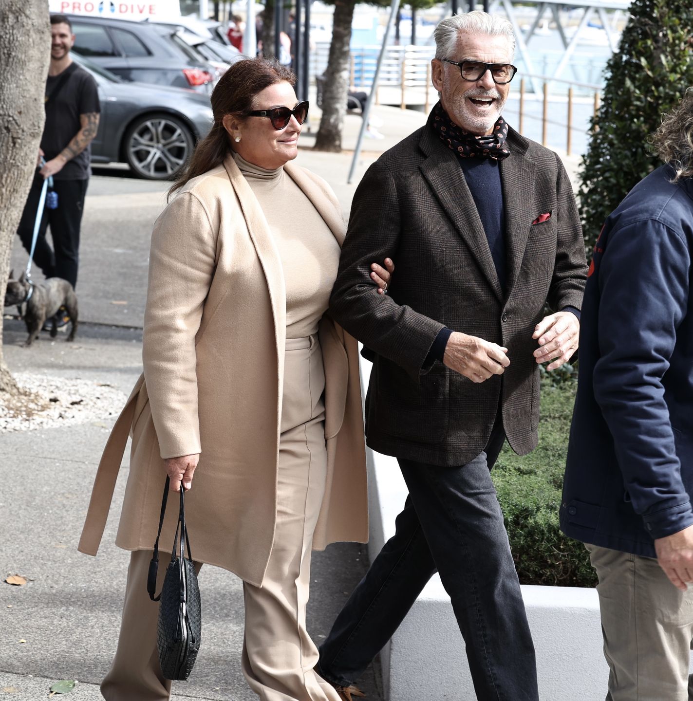 Pierce Brosnan na randce z żoną