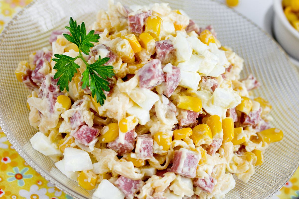 O tę sałatkę z jajkami goście walczą przy stole. Na Wielkanoc robię od razu dwa wiaderka