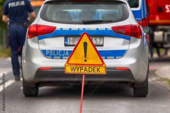 Wypadek na DK91 w Milejowie. Zderzyły się dwa samochody, jedna osoba została ranna. Droga była zablokowana.