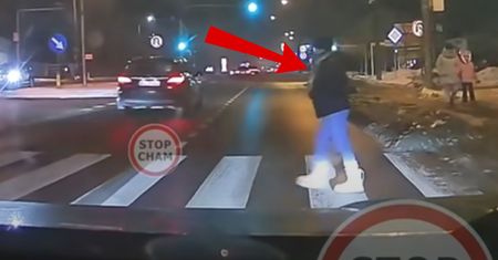Piesza nagrana. Ręce opadają. Szła niewzruszona