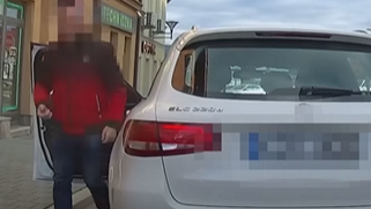 Mężczyzna miał pretensje do nagrywającego