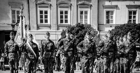 LUBLIN: Obchody Święta Konstytucji 3 maja. Była defilada i uroczysty polonez [ZDJĘCIA]