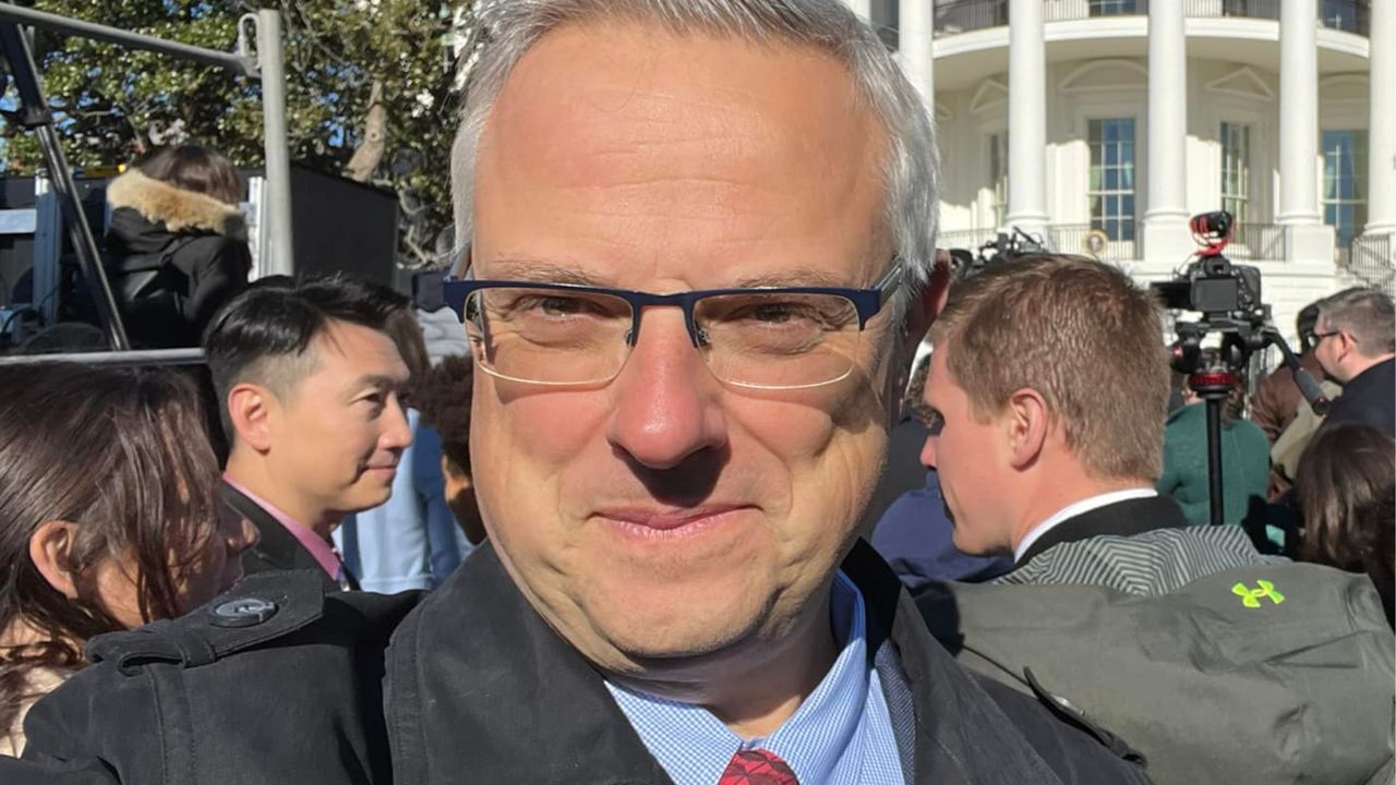 Marcin Wrona z TVN schudł 10 kg. Wrzucił zdjęcie i zaskoczył METAMORFOZĄ