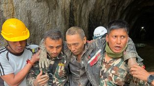 Cud w Nepalu. 10 dni po powodzi uratowano kolejne osoby