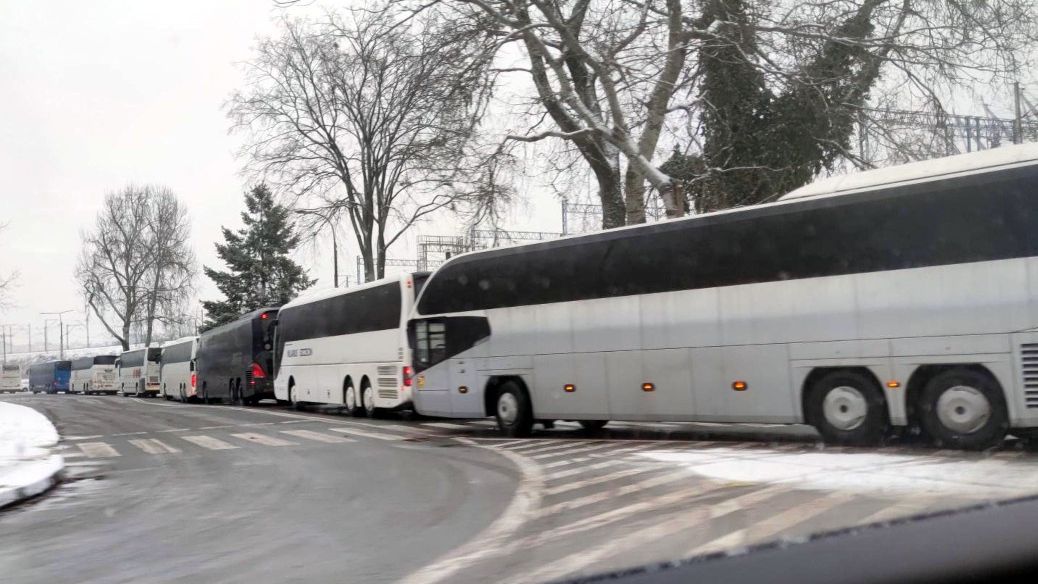 Kierowcy mogą natknąć się na kolejki autobusów