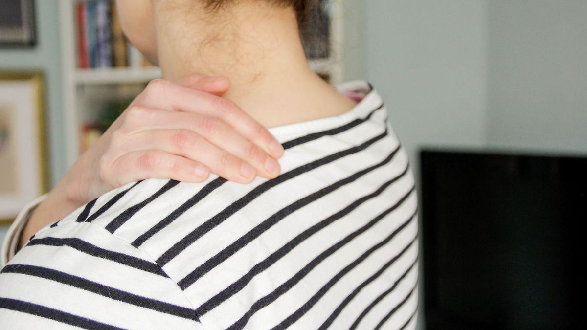 Zbyt długie siedzenie jest poważnym obciążeniem dla zdrowia.