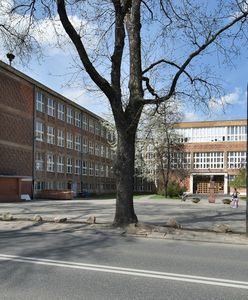 Warszawa. Koronawirus w liceum im. Bolesława Prusa. Uczniowie i nauczyciele na kwarantannie