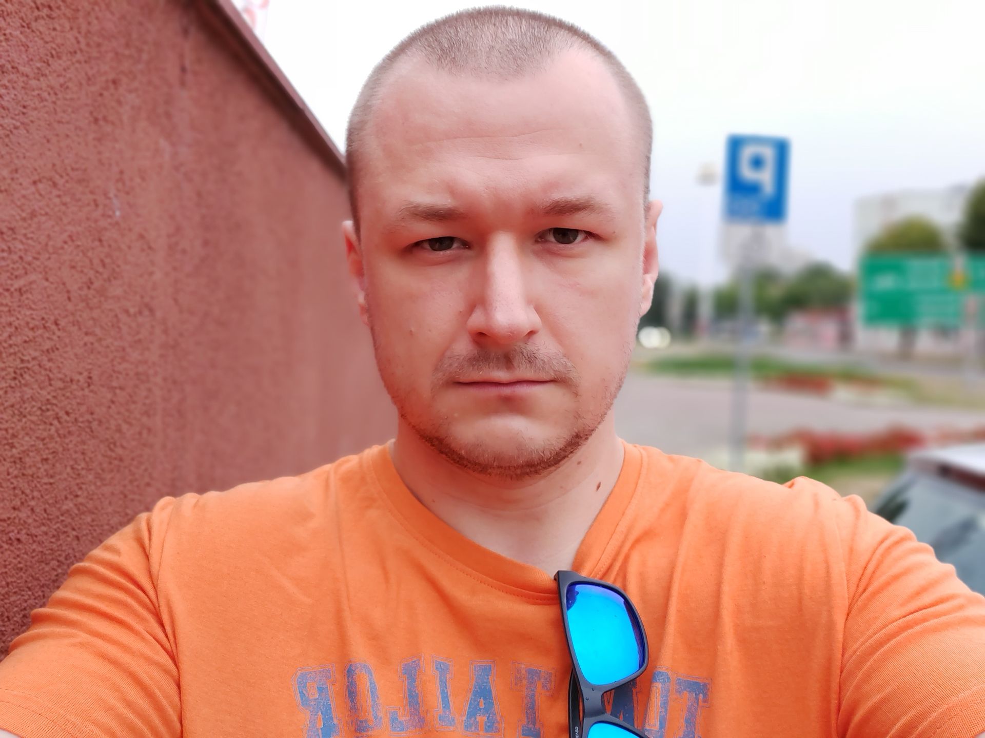 Samsung Galaxy A80 kontra przedni aparat Galaxy S10. Czy obracana kamera ma sens? 30