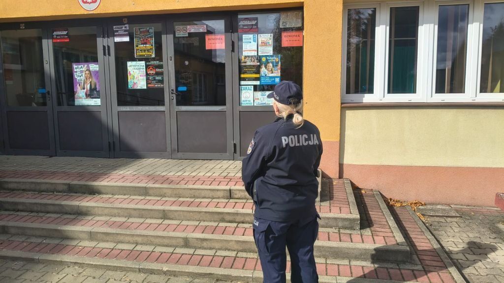 Policjantka podczas służby